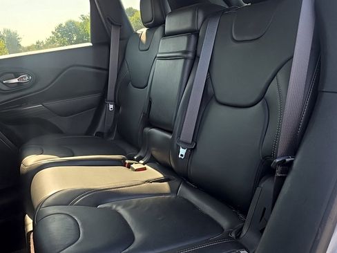 Used 2017 Jeep Cherokee Limited AWD/4WD image 8