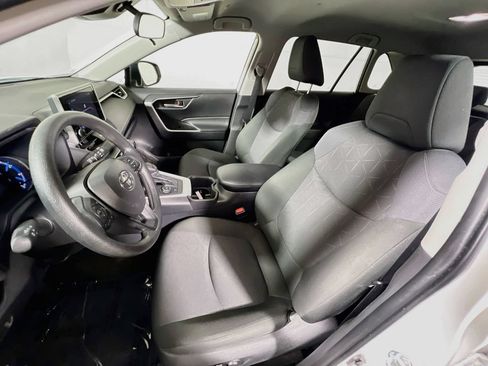 Certified 2025 Toyota RAV4 XLE AWD/4WD image 18