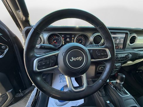Used 2020 Jeep Gladiator Overland image 13