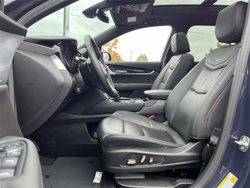 Certified 2025 Cadillac XT6 Premium Luxury image 12