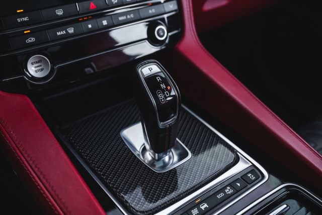 Used 2020 Jaguar F-PACE SVR AWD/4WD image 15
