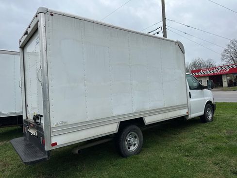 Used 2022 Chevrolet Express 3500 w/ Driver Convenience Package image 4