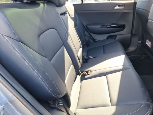 Used 2021 Kia Sportage EX w/ EX Technology Package image 32