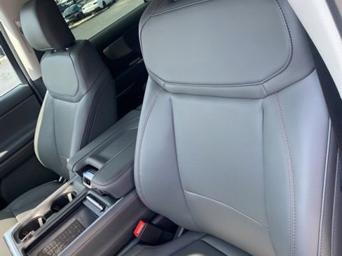 New 2025 Ford Expedition Active image 19