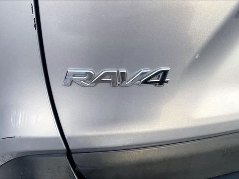 Used 2021 Toyota RAV4 XLE FWD image 30