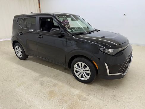 Used 2025 Kia Soul LX FWD image 7