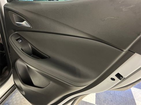 Used 2022 Buick Encore GX Select image 13