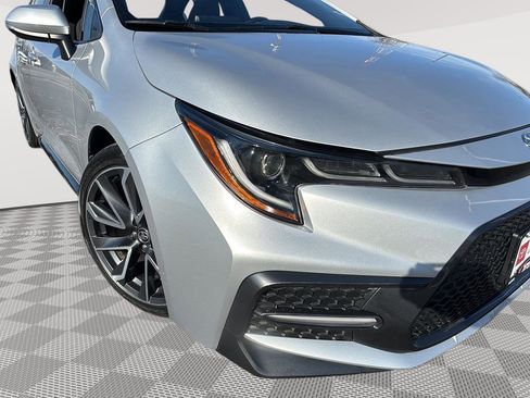 Used 2020 Toyota Corolla SE w/ SE Premium Package image 19