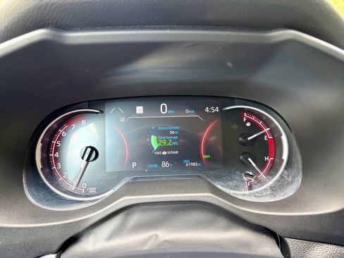 Used 2024 Toyota RAV4 XLE AWD/4WD image 3