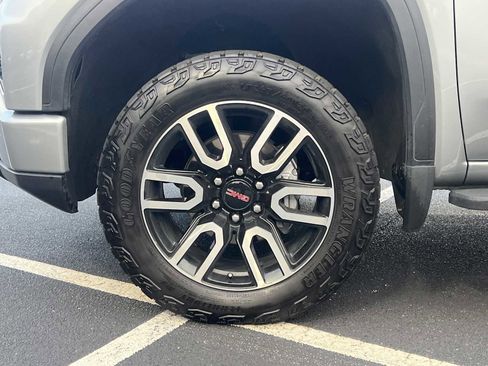 Used 2024 GMC Sierra 1500 AT4 w/ Technology Package image 31