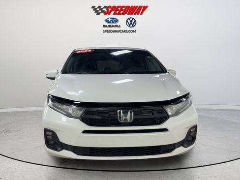 Used 2025 Honda Odyssey Touring image 2