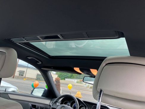 Used 2016 Mercedes-Benz E 350 Sedan image 16