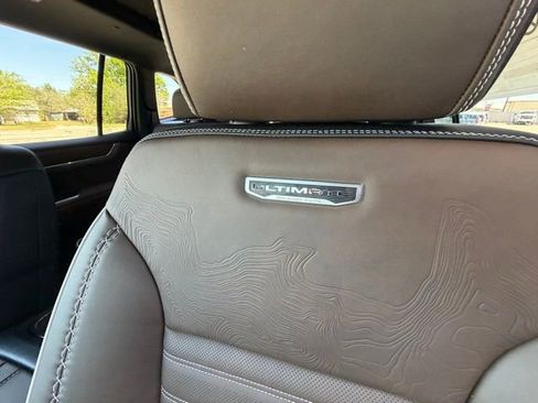 New 2026 GMC Acadia Denali Ultimate w/ LPO, Floor Liner Package AWD/4WD image 15
