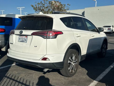 Used 2016 Toyota RAV4 LE FWD image 3