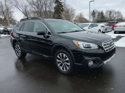 Used 2017 Subaru Outback 2.5i Limited image 2