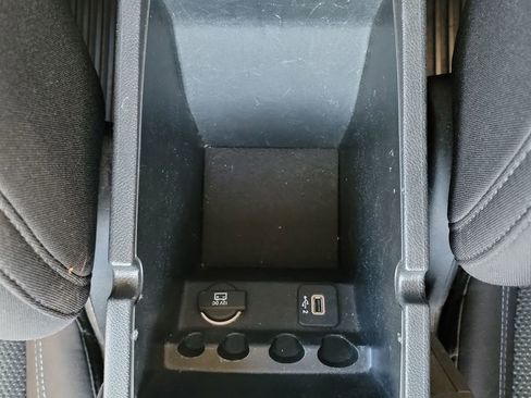 Used 2019 Jeep Cherokee Latitude w/ Popular Appearance Group image 24