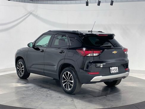 Used 2025 Chevrolet TrailBlazer LT w/ LT Cold Weather Package image 13