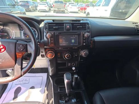 Used 2018 Toyota 4Runner TRD Off-Road Premium AWD/4WD image 9