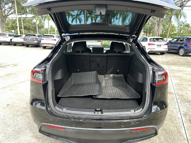 Used 2022 Tesla Model Y Performance AWD/4WD image 24