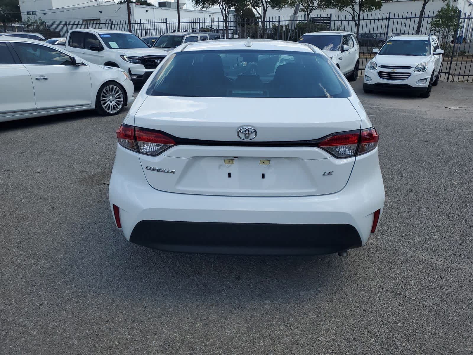 Used 2026 Toyota Corolla LE FWD image 5