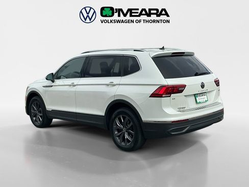 Used 2023 Volkswagen Tiguan SE w/ Panoramic Sunroof Package image 3