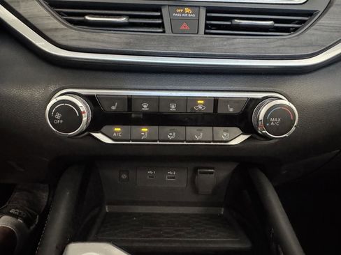 Used 2023 Nissan Altima 2.5 SV w/ SV Premium Package image 16