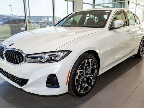 Used 2026 BMW 330i xDrive Sedan w/ Premium Package AWD/4WD image 3