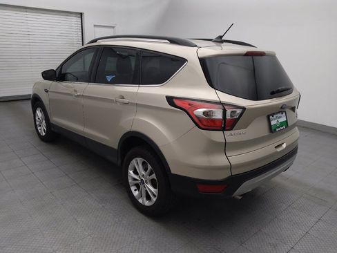 Used 2018 Ford Escape SE w/ SE Sync 3 Package FWD image 3