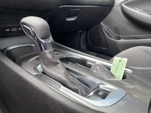 Used 2025 Chevrolet Malibu LT FWD image 28