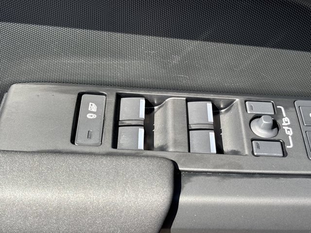 Used 2025 Land Rover Defender 110 S AWD/4WD image 20