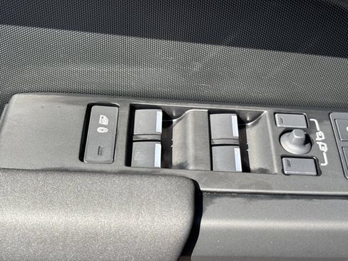 Used 2025 Land Rover Defender 110 S AWD/4WD image 20