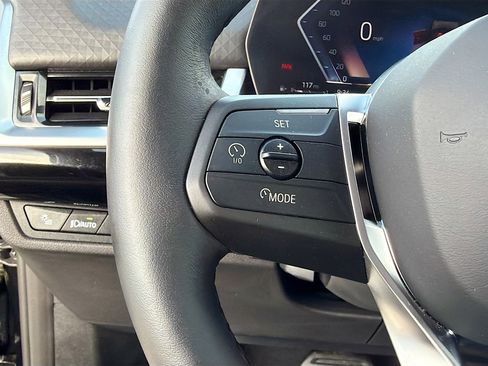 Used 2025 BMW X2 xDrive28i image 36