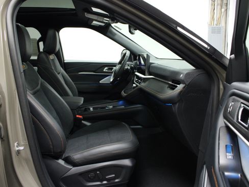 New 2026 Ford Explorer Tremor w/ Tremor Ultimate Package AWD/4WD image 17