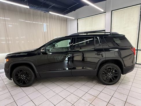 Used 2023 GMC Acadia SLE w/ Driver Convenience Package FWD image 9
