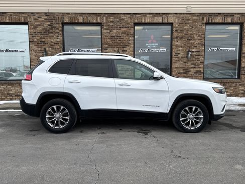 Used 2019 Jeep Cherokee Latitude Plus w/ Comfort/Convenience Group image 6