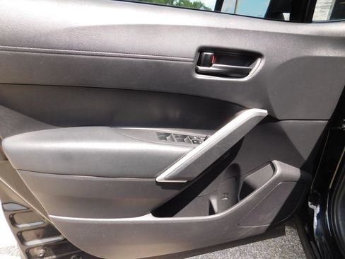 Used 2022 Toyota Corolla Cross LE FWD image 14