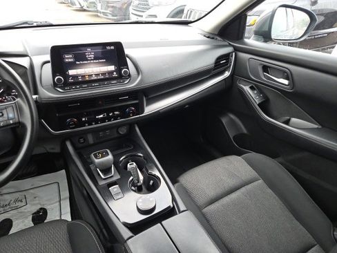Used 2024 Nissan Rogue SV image 27