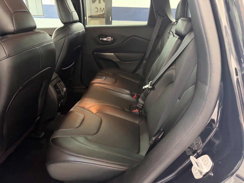 Used 2022 Jeep Cherokee Latitude Lux AWD/4WD image 32