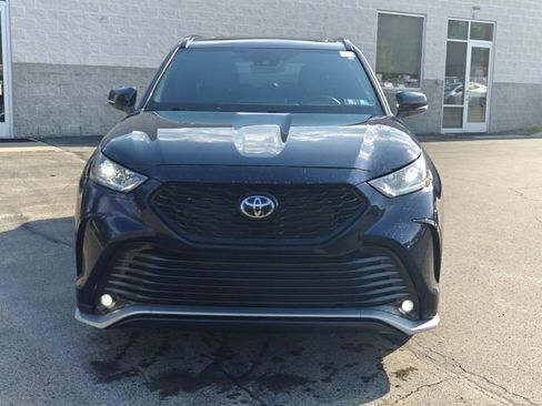 Used 2023 Toyota Highlander XSE AWD/4WD image 2