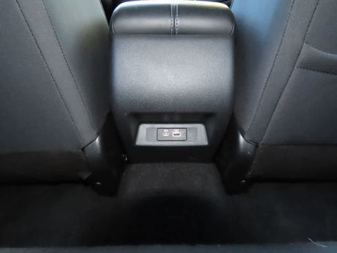 Used 2025 Nissan Altima 2.5 SV FWD image 21