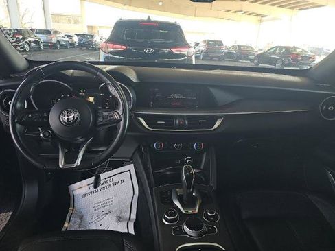 Used 2022 Alfa Romeo Stelvio Ti image 11