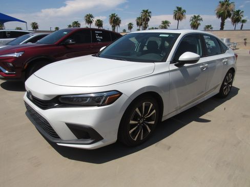 Used 2023 Honda Civic EX image 1