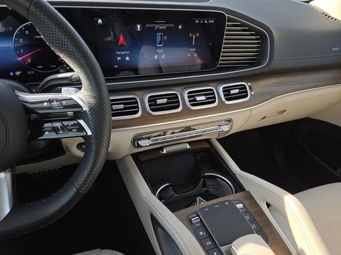 Used 2024 Mercedes-Benz GLS 450 4MATIC image 41