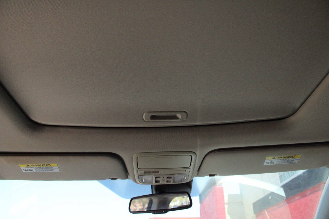 Used 2017 Honda Odyssey Touring image 18