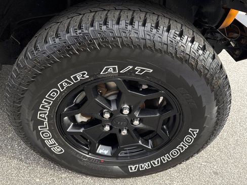 Used 2018 Jeep Wrangler Unlimited Sport S AWD/4WD image 9