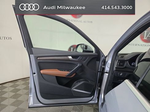 Used 2023 Audi Q5 2.0T Premium Plus w/ Premium Plus Package AWD/4WD image 12