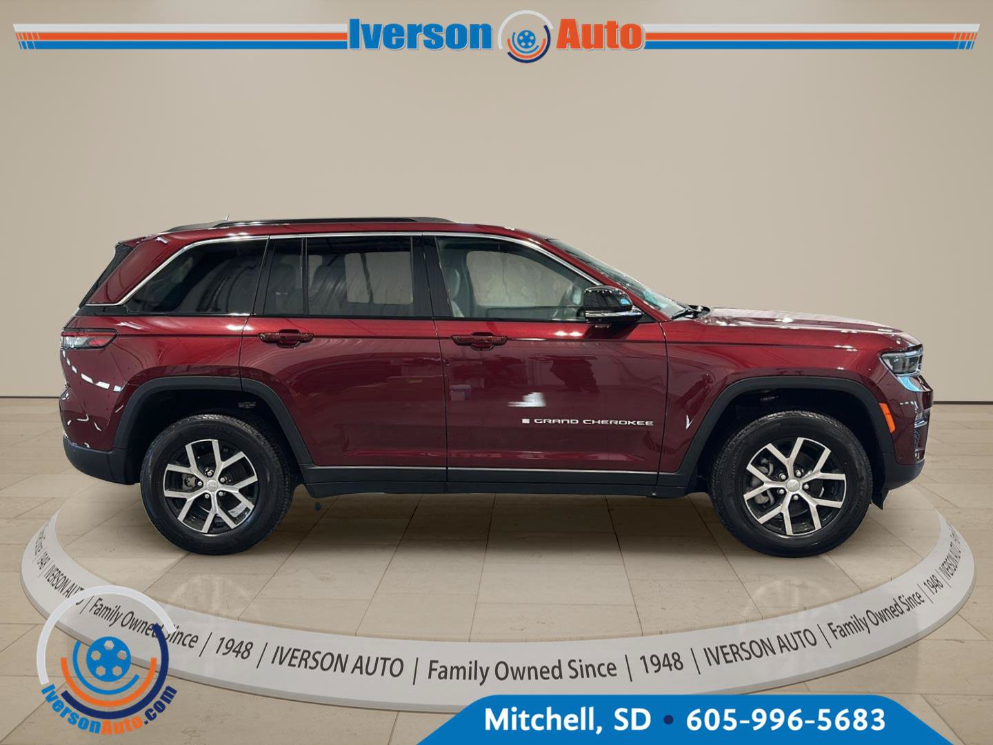 Used 2025 Jeep Grand Cherokee Limited w/ Luxury Tech Group II AWD/4WD image 8