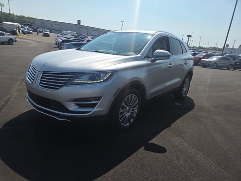 Used 2016 Lincoln MKC Reserve FWD image 3