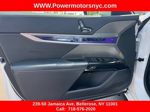 Used 2024 BMW 740i xDrive AWD/4WD image 24