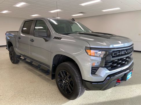 Used 2024 Chevrolet Silverado 1500 Custom Trail Boss w/ LPO, Dark Essentials Package image 3